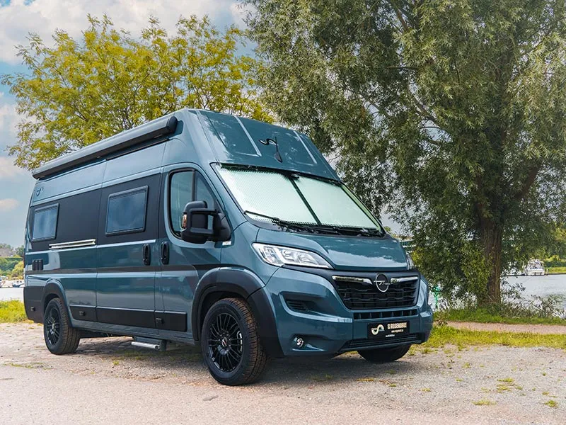 Wohnmobil in der Natur